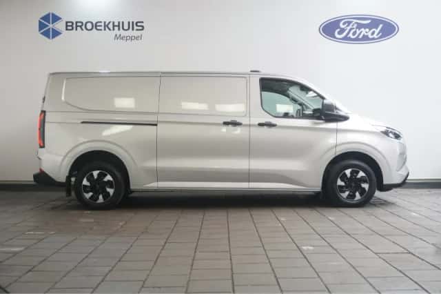 Ford E-Transit Custom (2026) thumbnail 5