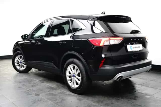 Ford Kuga (2023) thumbnail 6