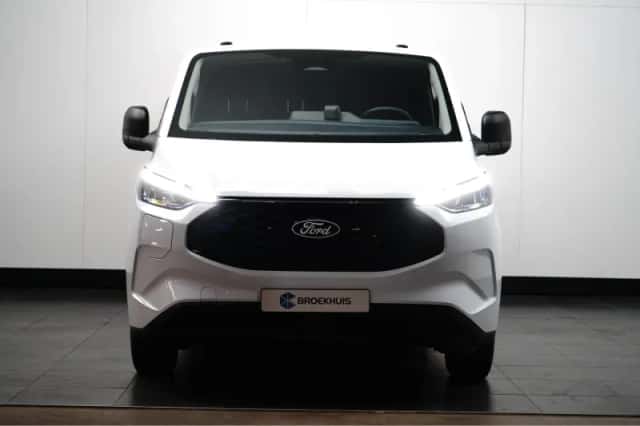 Ford E-Transit (2026) thumbnail 2