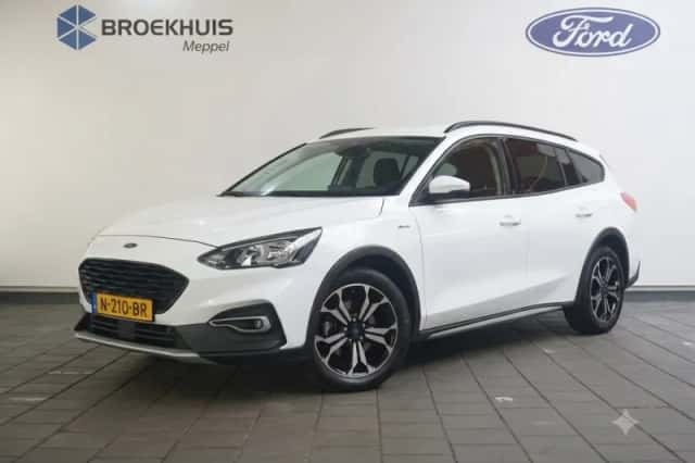 Ford Focus (2021) thumbnail 1