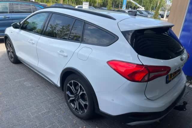 Ford Focus (2021) thumbnail 4