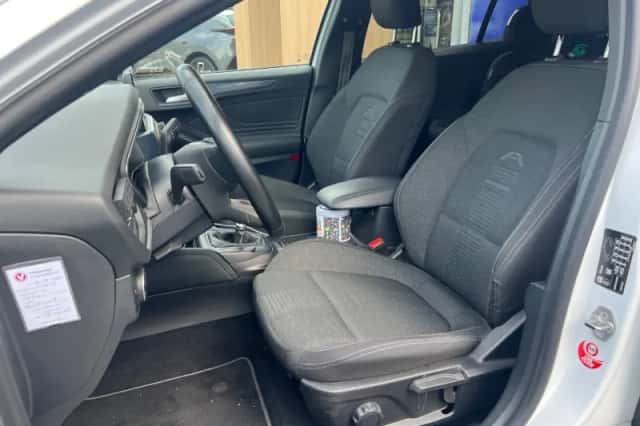 Ford Focus (2021) thumbnail 6
