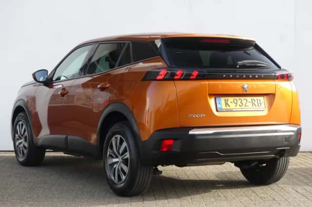 Peugeot 2008 (2021) thumbnail 2