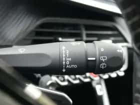 Peugeot 2008 (2021) thumbnail 12
