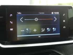 Peugeot 2008 (2021) thumbnail 17