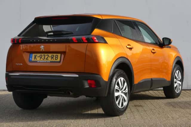 Peugeot 2008 (2021) thumbnail 5