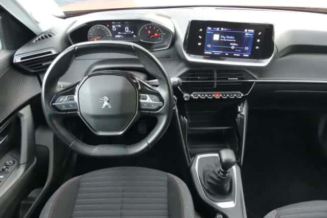 Peugeot 2008 (2021) thumbnail 6