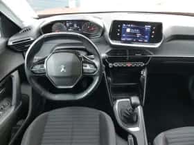 Peugeot 2008 (2021) thumbnail 6