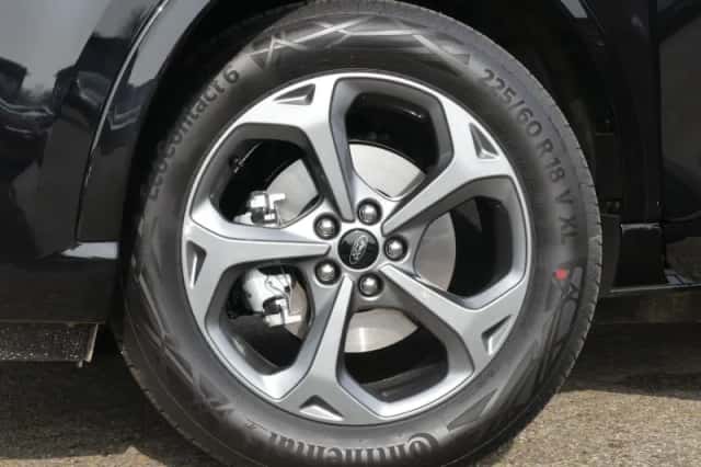 Ford Kuga (2026) thumbnail 3