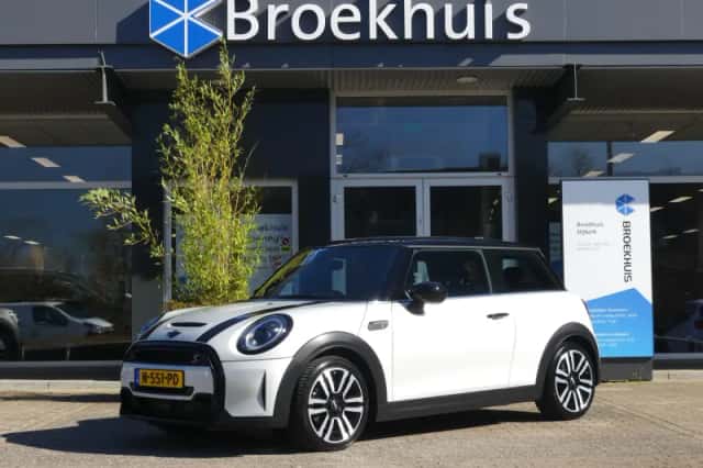 MINI 20 Cooper s Classic (2021) thumbnail 1