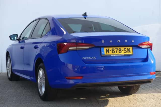 Škoda Octavia (2022) thumbnail 2