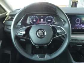 Škoda Octavia (2022) thumbnail 8