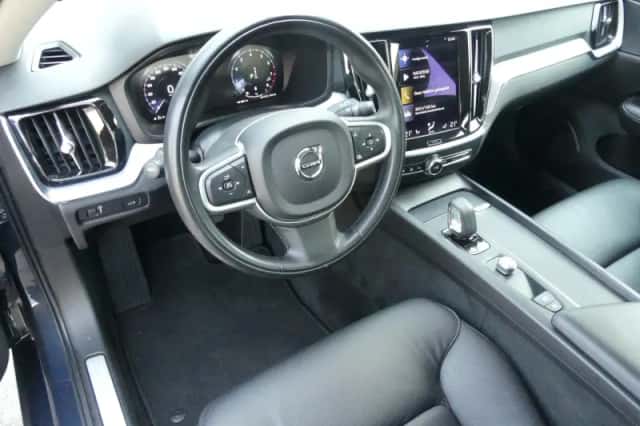 Volvo V60 (2021) thumbnail 6