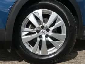 Peugeot 3008 (2021) thumbnail 3