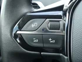 Peugeot 3008 (2021) thumbnail 9