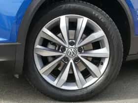 Volkswagen T-Roc (2019) thumbnail 3