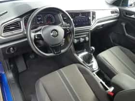 Volkswagen T-Roc (2019) thumbnail 6