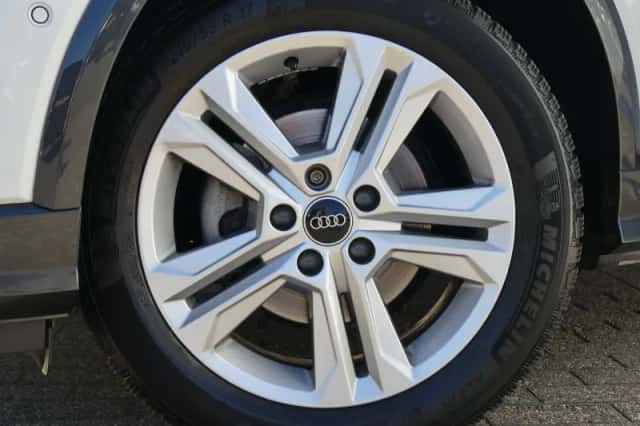 Audi Q2 (2022) thumbnail 3