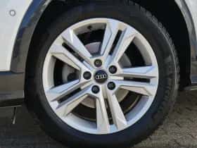 Audi Q2 (2022) thumbnail 3