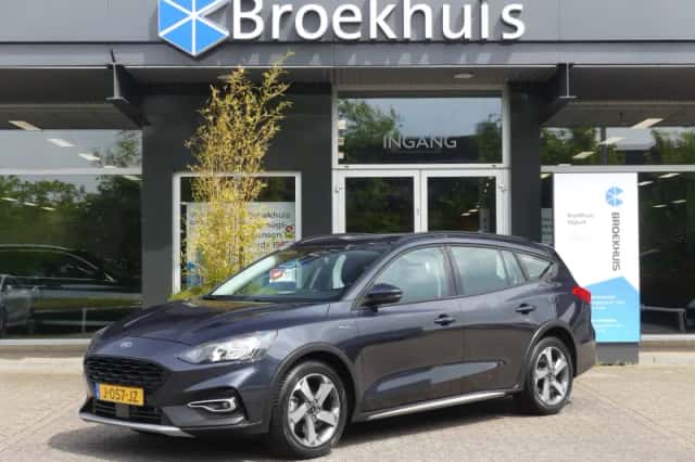 Ford Focus (2020) thumbnail 1