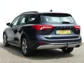 Ford Focus (2020) thumbnail 3