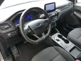 Ford Kuga (2021) thumbnail 5