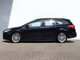 Ford Focus (2018) thumbnail 2