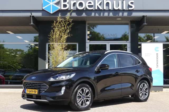 Ford Kuga (2021) thumbnail 1