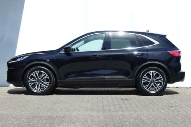 Ford Kuga (2021) thumbnail 2