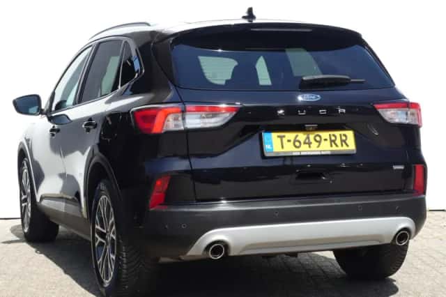 Ford Kuga (2021) thumbnail 3