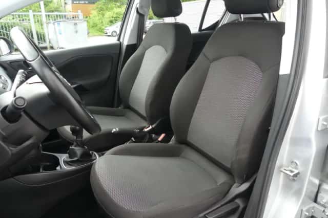 Opel Corsa (2017) thumbnail 6