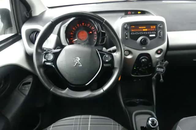 Peugeot 108 (2018) thumbnail 5