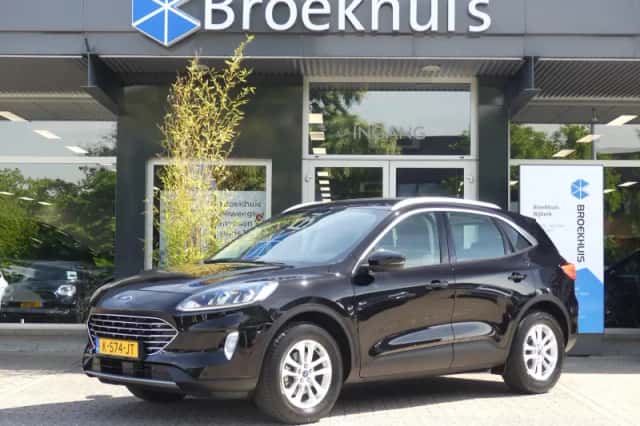 Ford Kuga (2021) thumbnail 1
