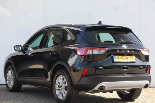 Ford Kuga (2021) thumbnail 3