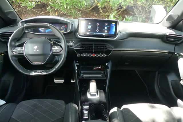 Peugeot e-208 (2022) thumbnail 5