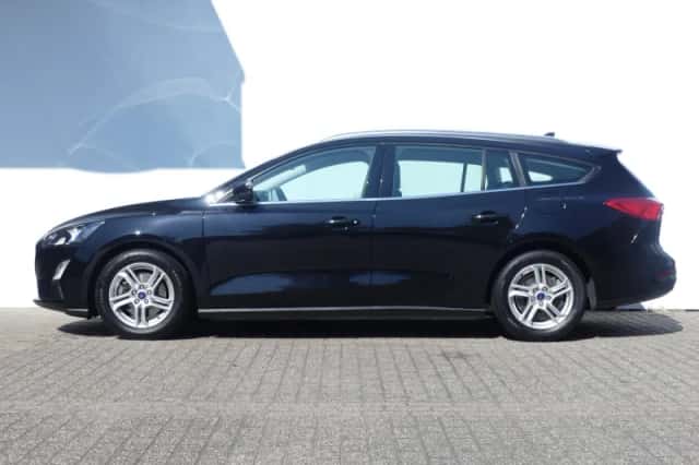 Ford Focus (2021) thumbnail 2