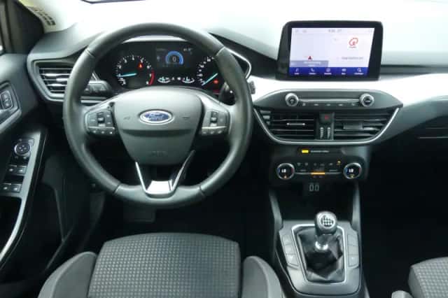 Ford Focus (2021) thumbnail 4