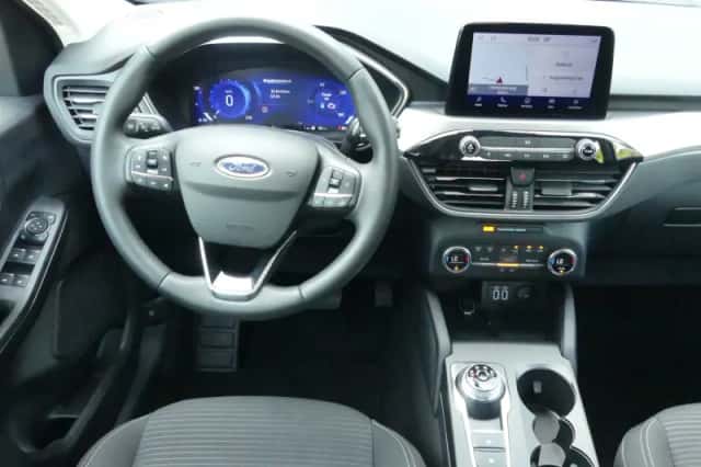 Ford Kuga (2021) thumbnail 5