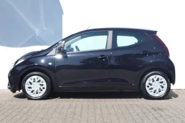 Toyota Aygo (2021) thumbnail 2