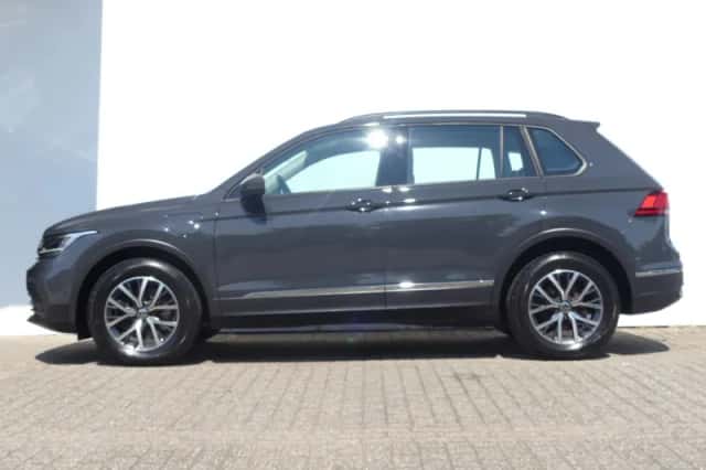 Volkswagen Tiguan (2022) thumbnail 2