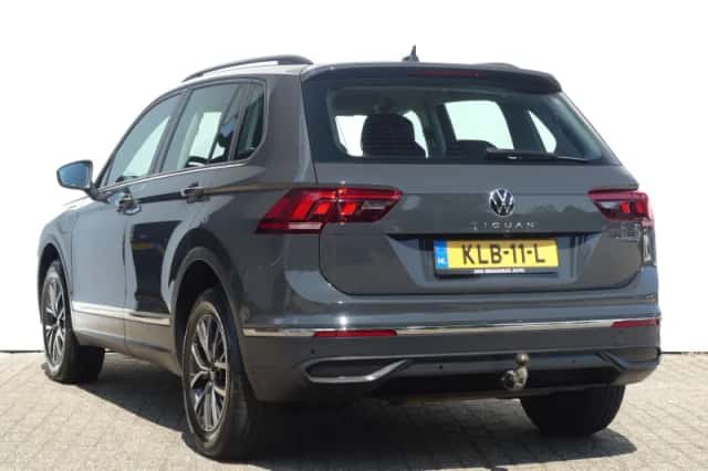 Volkswagen Tiguan (2022) thumbnail 3