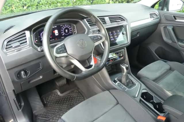 Volkswagen Tiguan (2022) thumbnail 4