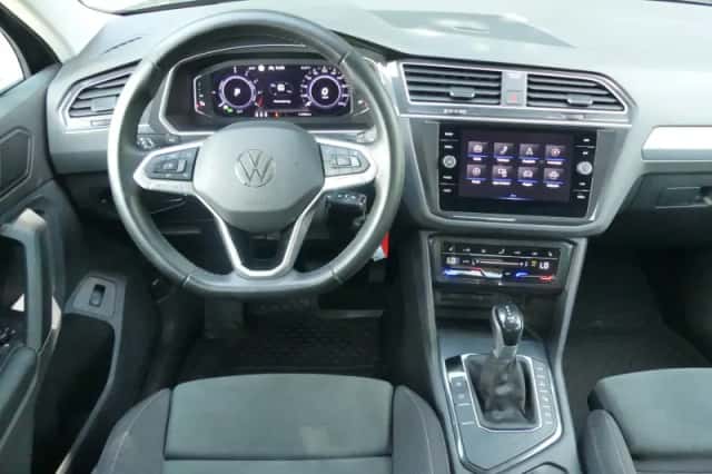Volkswagen Tiguan (2022) thumbnail 5