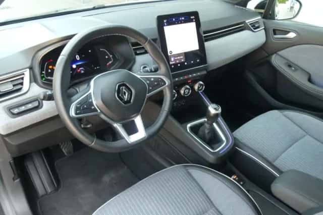 Renault Clio (2022) thumbnail 4