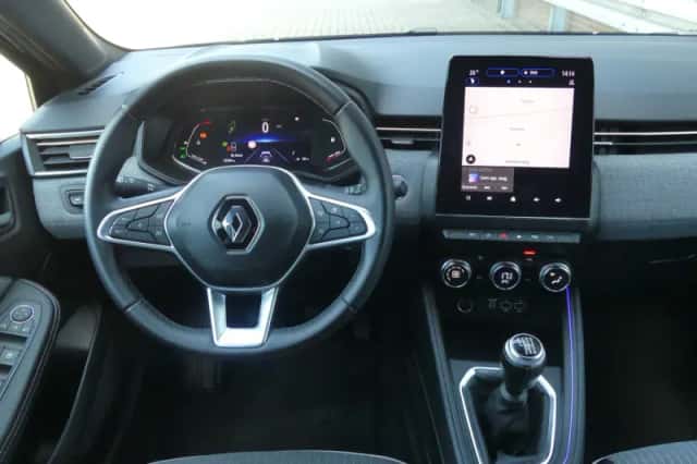 Renault Clio (2022) thumbnail 5