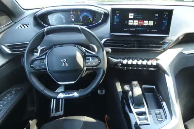 Peugeot 3008 (2022) thumbnail 5