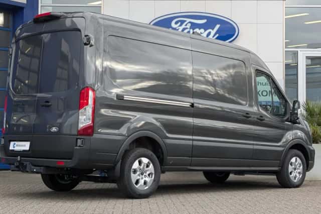Ford Transit (2024) thumbnail 2