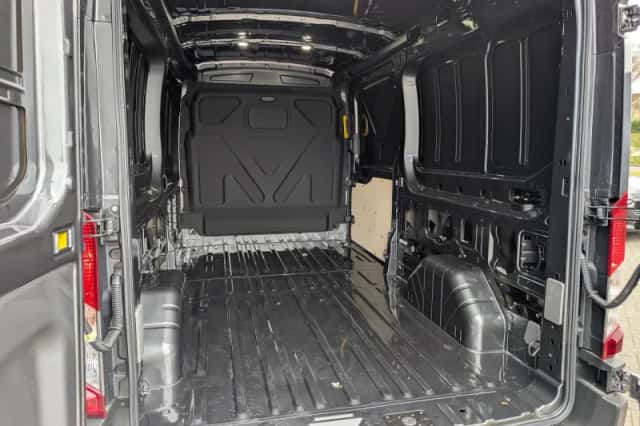 Ford Transit (2024) thumbnail 18