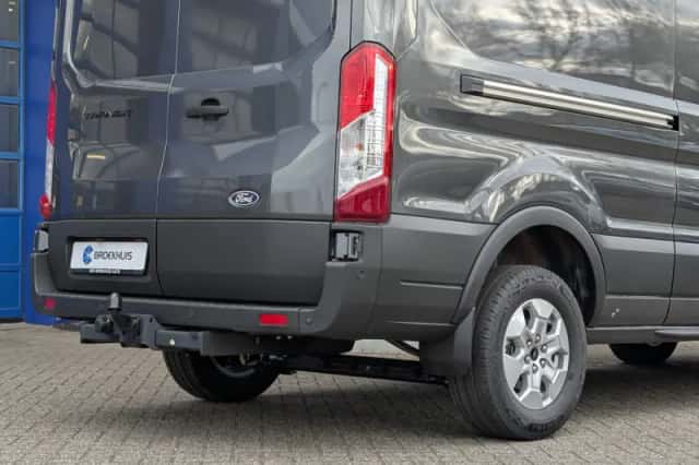 Ford Transit (2024) thumbnail 4