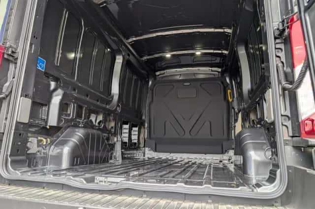 Ford Transit (2024) thumbnail 5
